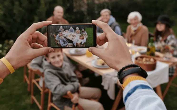 Photo of family eating